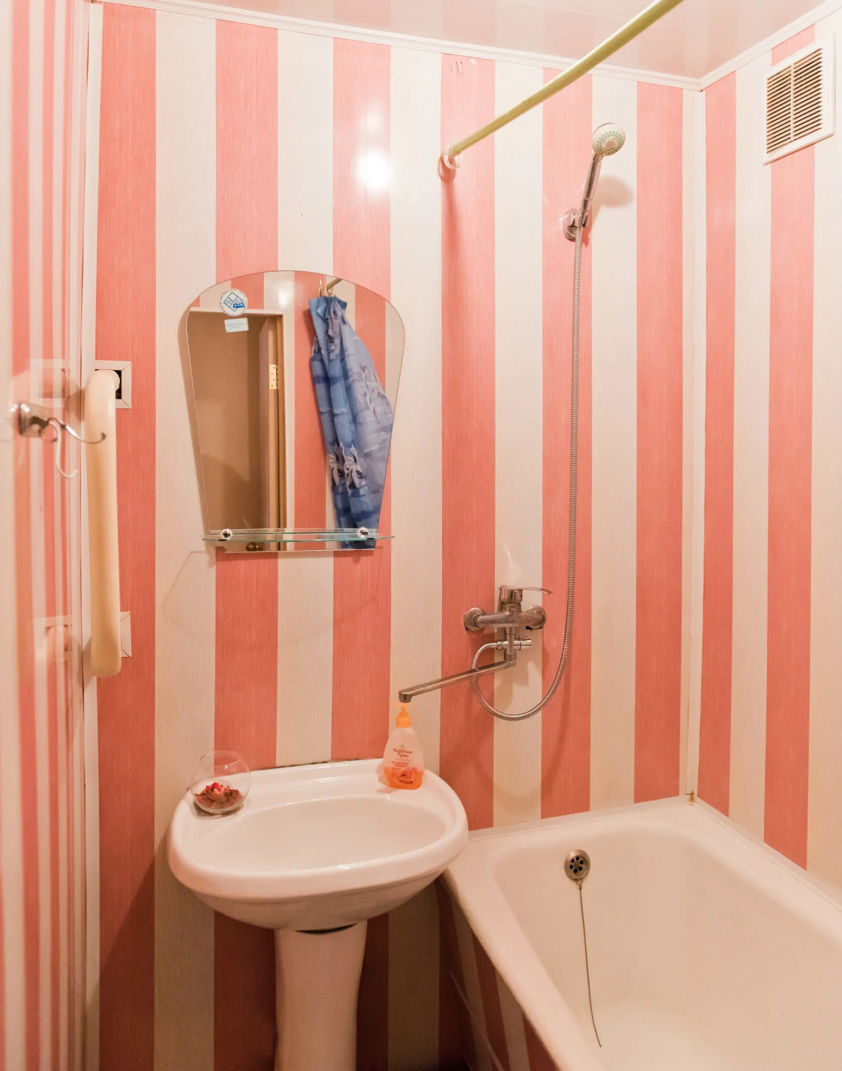 Апартаменты Двухкомнатная квартира пр. Кирова 60 СУПЕР-ЭКОНОМ