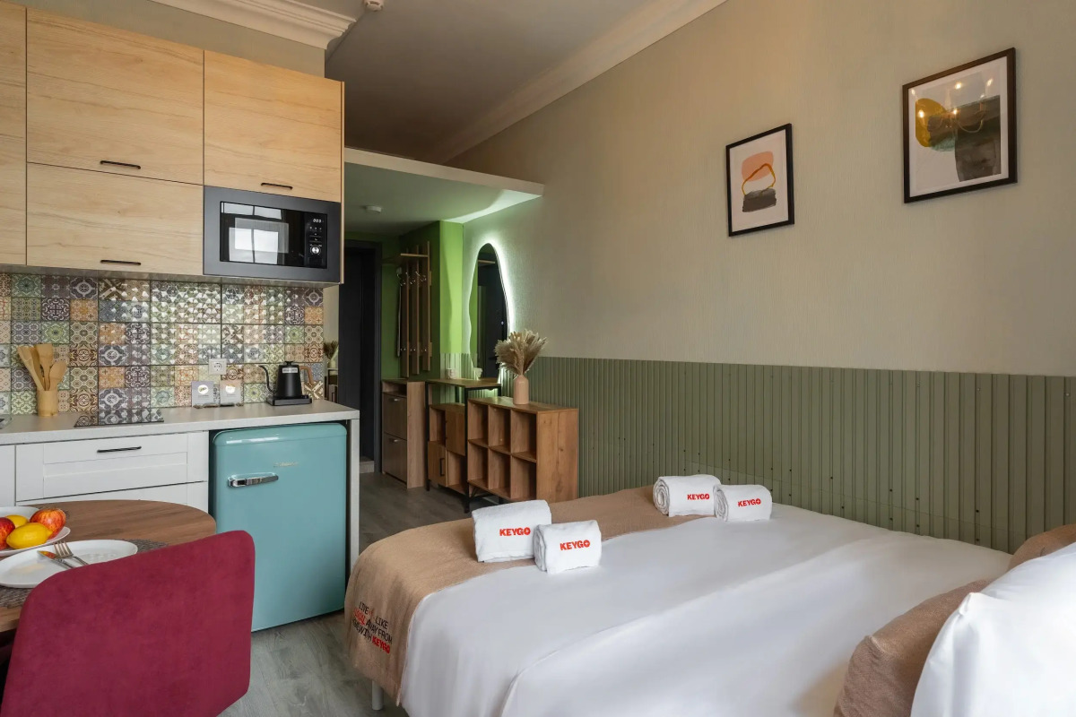 Апартаменты KeyGo #1010 Студия рядом с метро Окружная