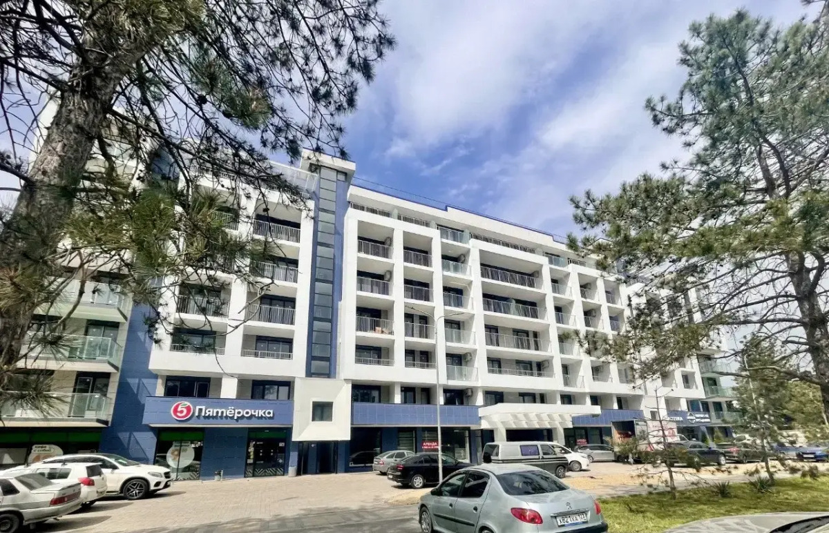 Апартаменты с бассейном у моря