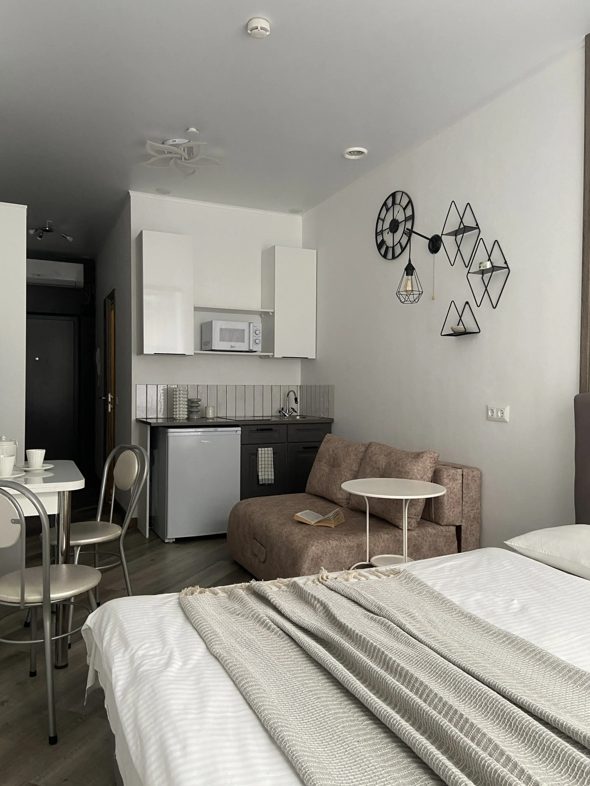 Апартаменты Apartanik Малышева 42 а-312