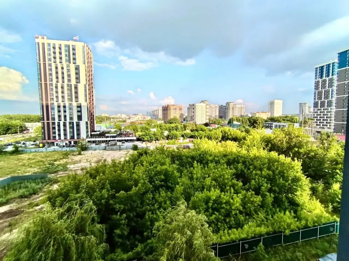 Квартира Уютная в Жк Вертикаль