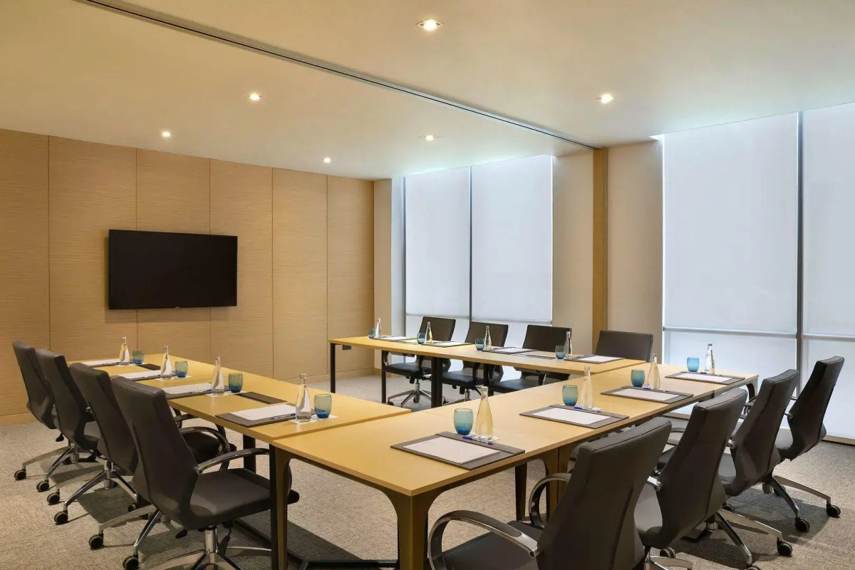 Отель Dubai Avani Ibn Battuta Hotel