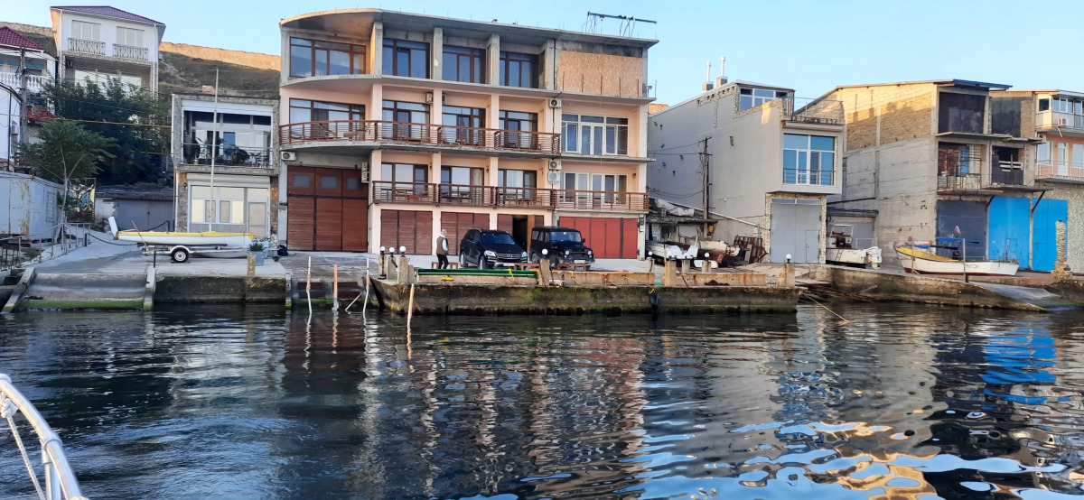 Яхт-клуб Кайрос