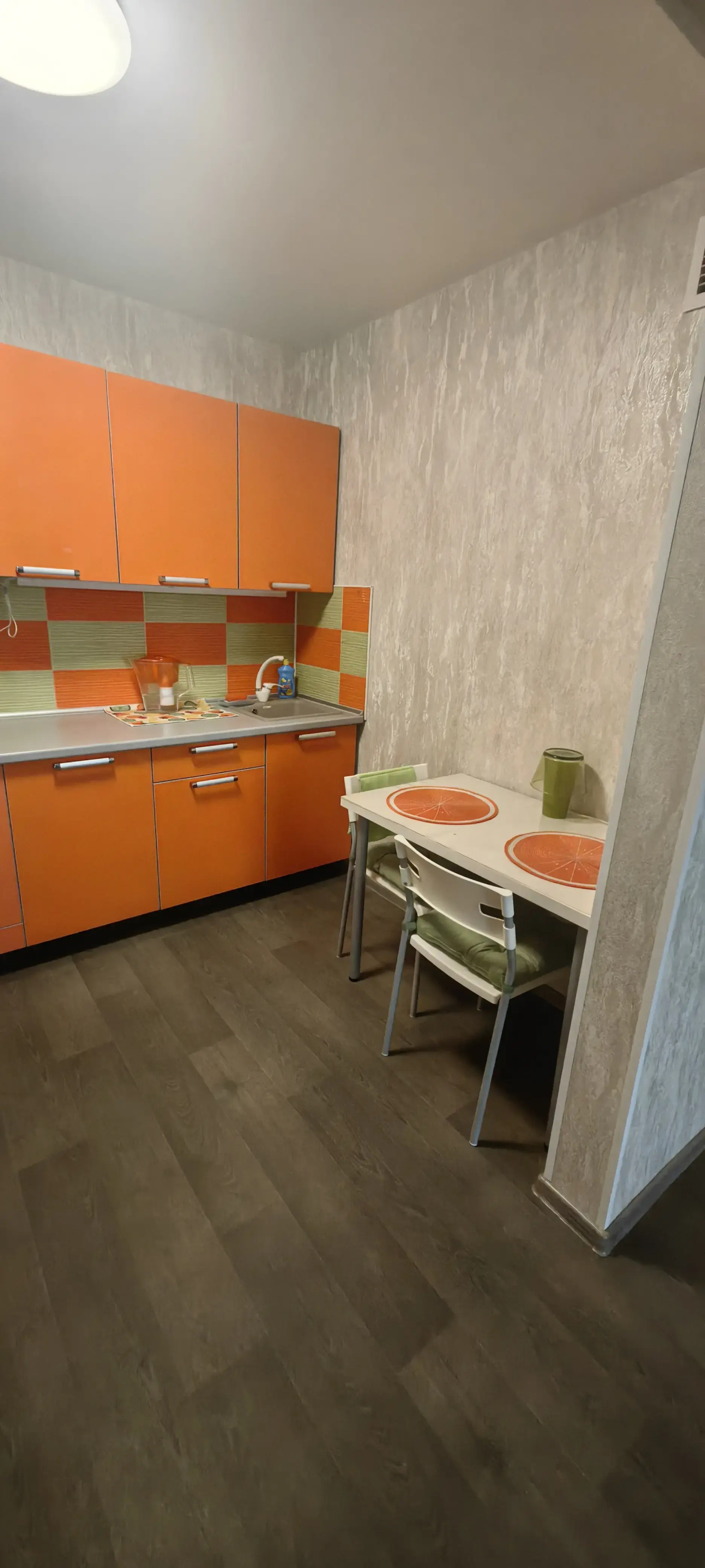 Квартира студия на Строителей с видом на ТЦ Планета