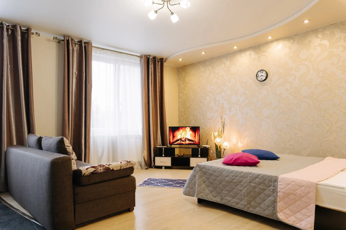 Апартаменты 9 ночей с видом на речку на Коммунальной 1