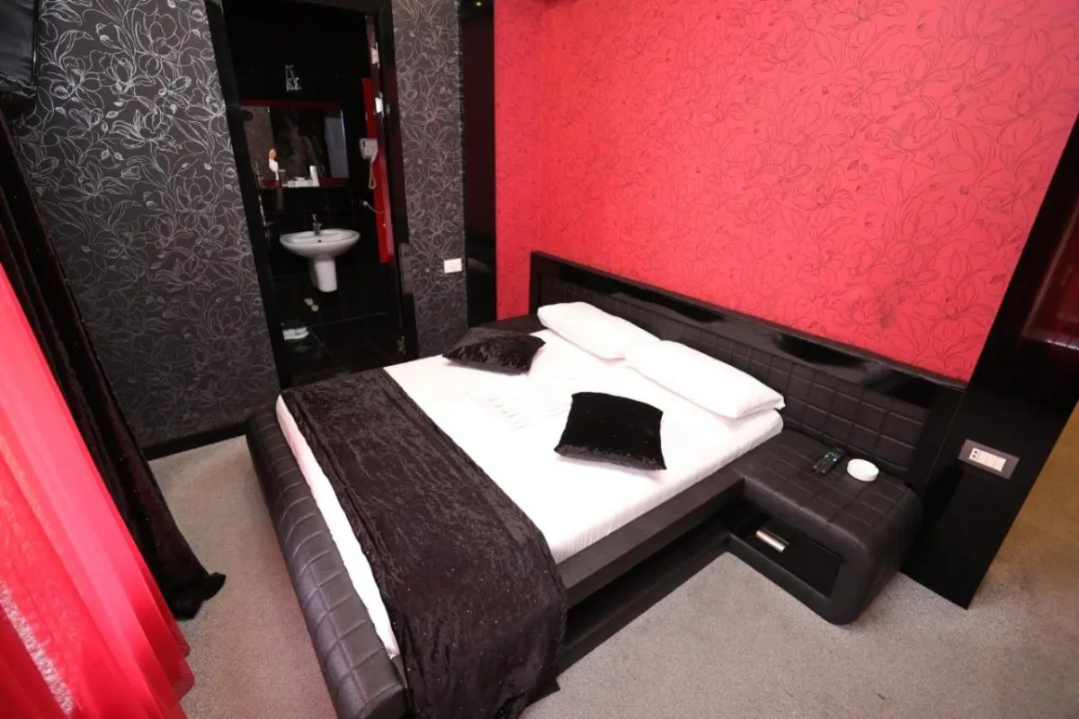 Отель Roma Yerevan & Tours