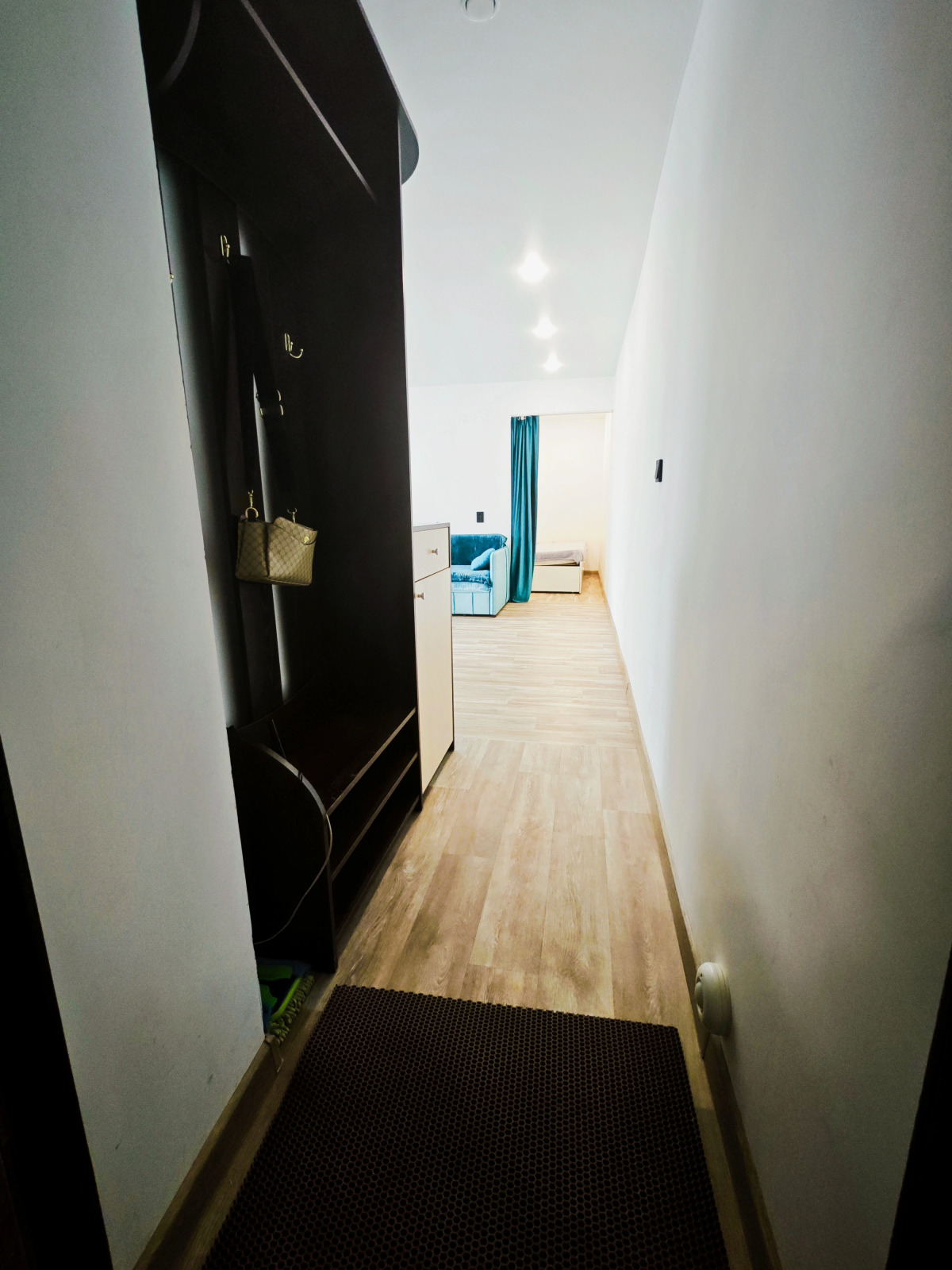 Квартира трёхкомнатная