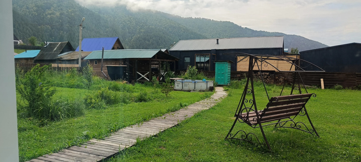 Частный дом дом среди гор