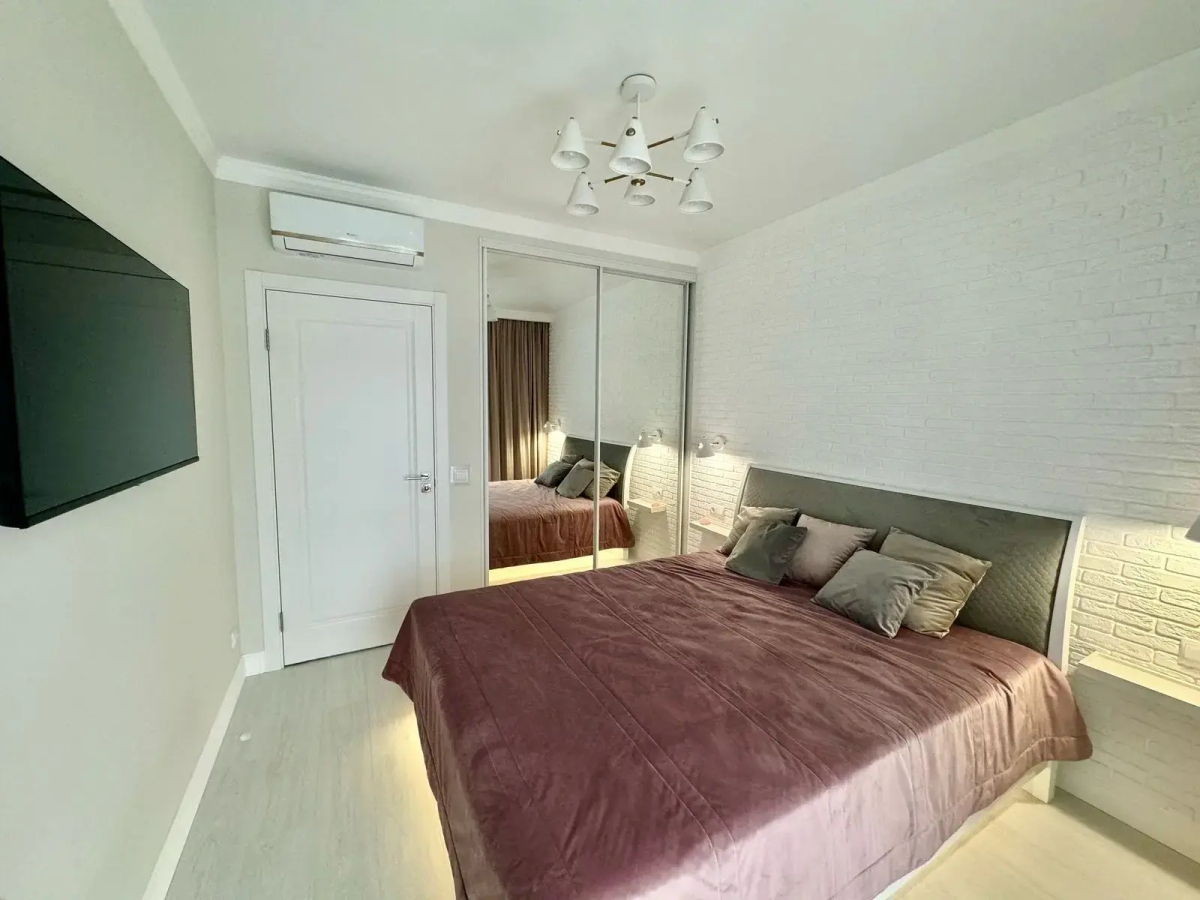 Апартаменты на Римской 5