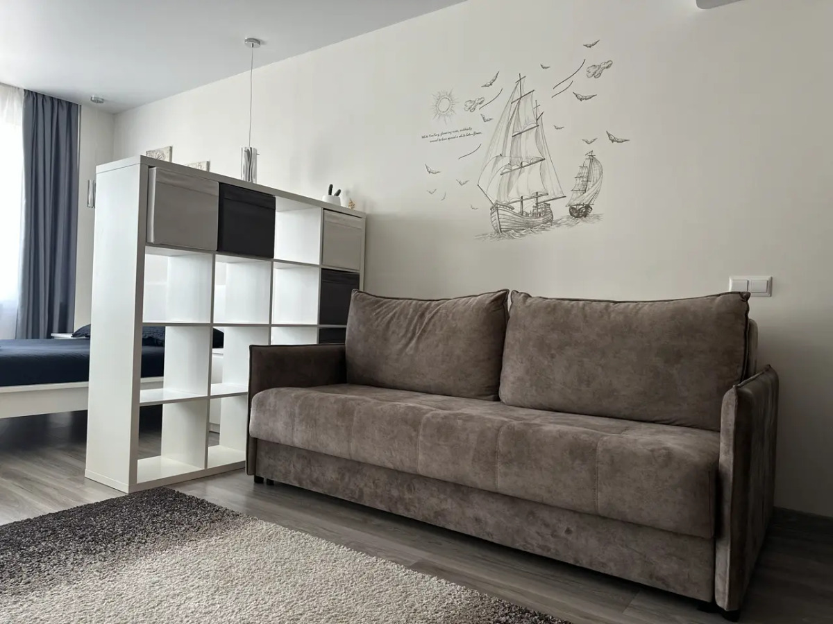 Апартаменты в доме бизнес-класса с видом на Золотой Мост