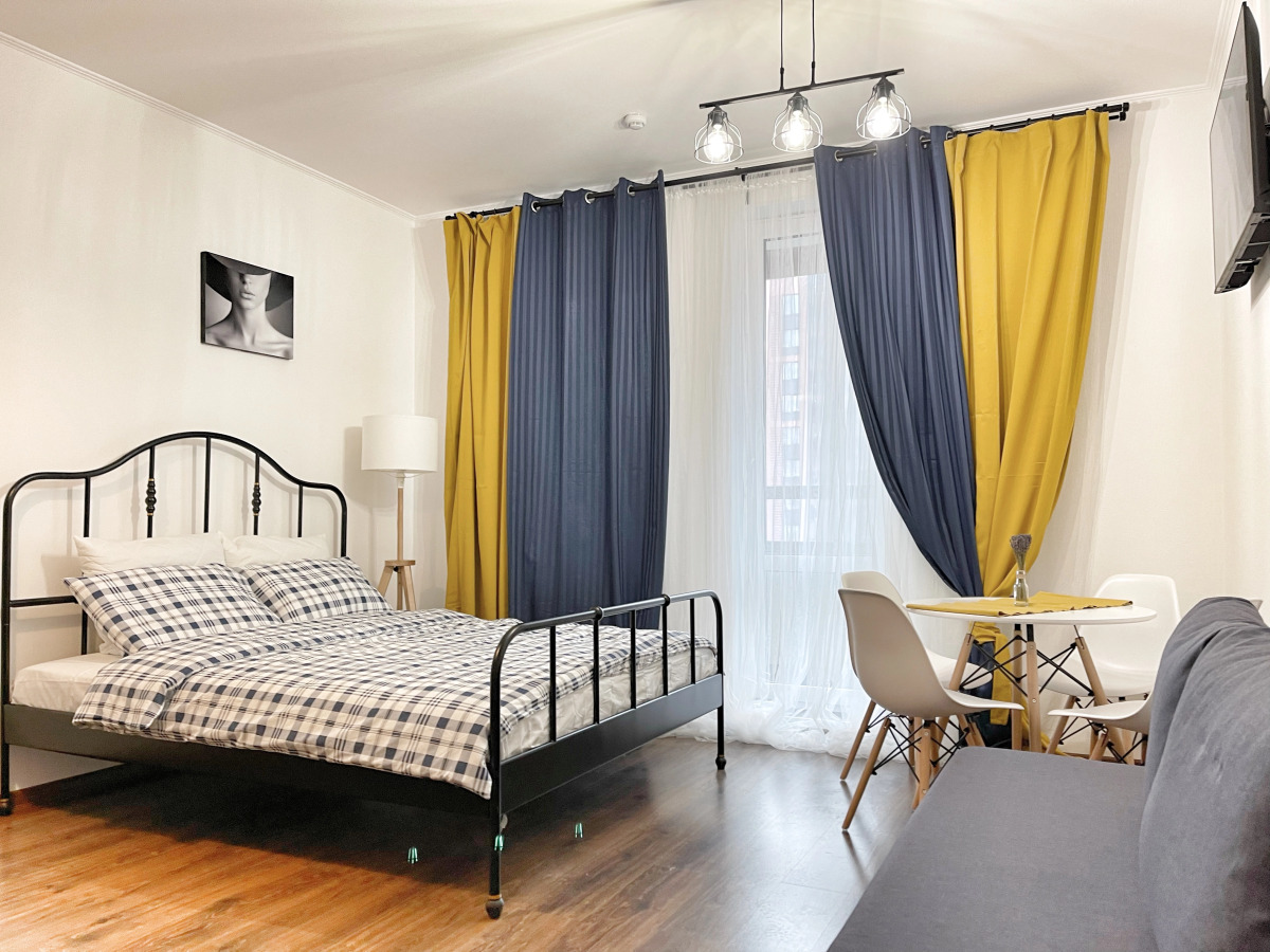 Квартира Loft Studio on Komendantskiy