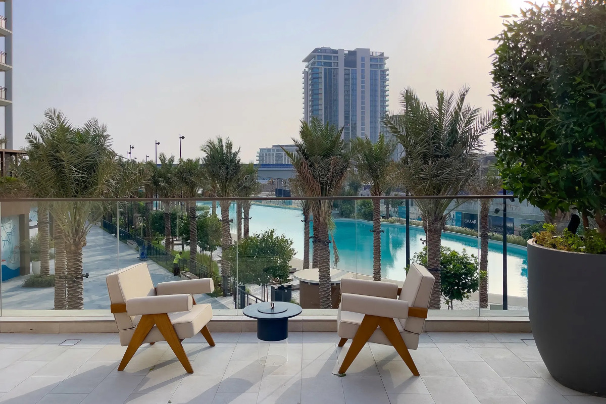 Апартаменты Сozy 1BR at Vida Residences Creek Beach