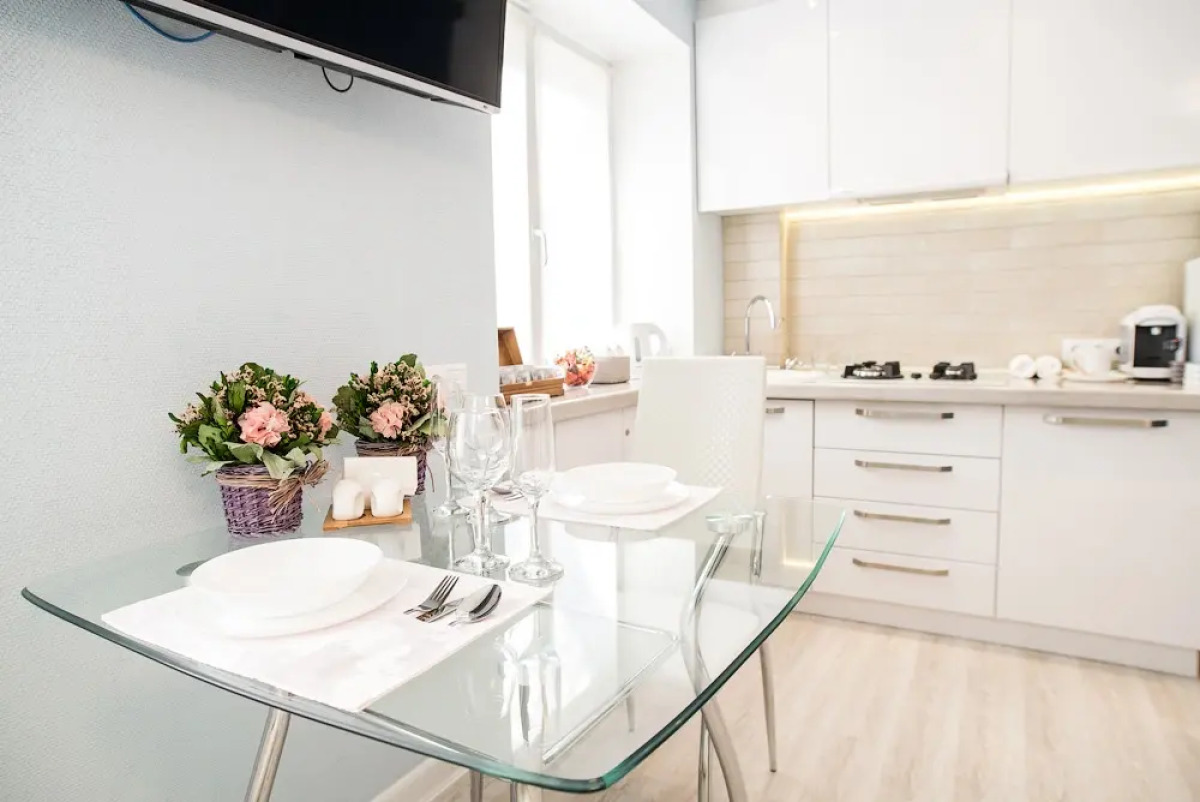 Апартаменты Тихая студия 38кв.м,напротив Центрального Парка,вокзал пешком