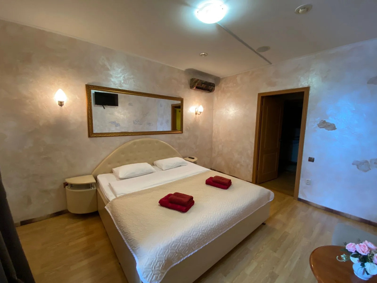 Отель Империал