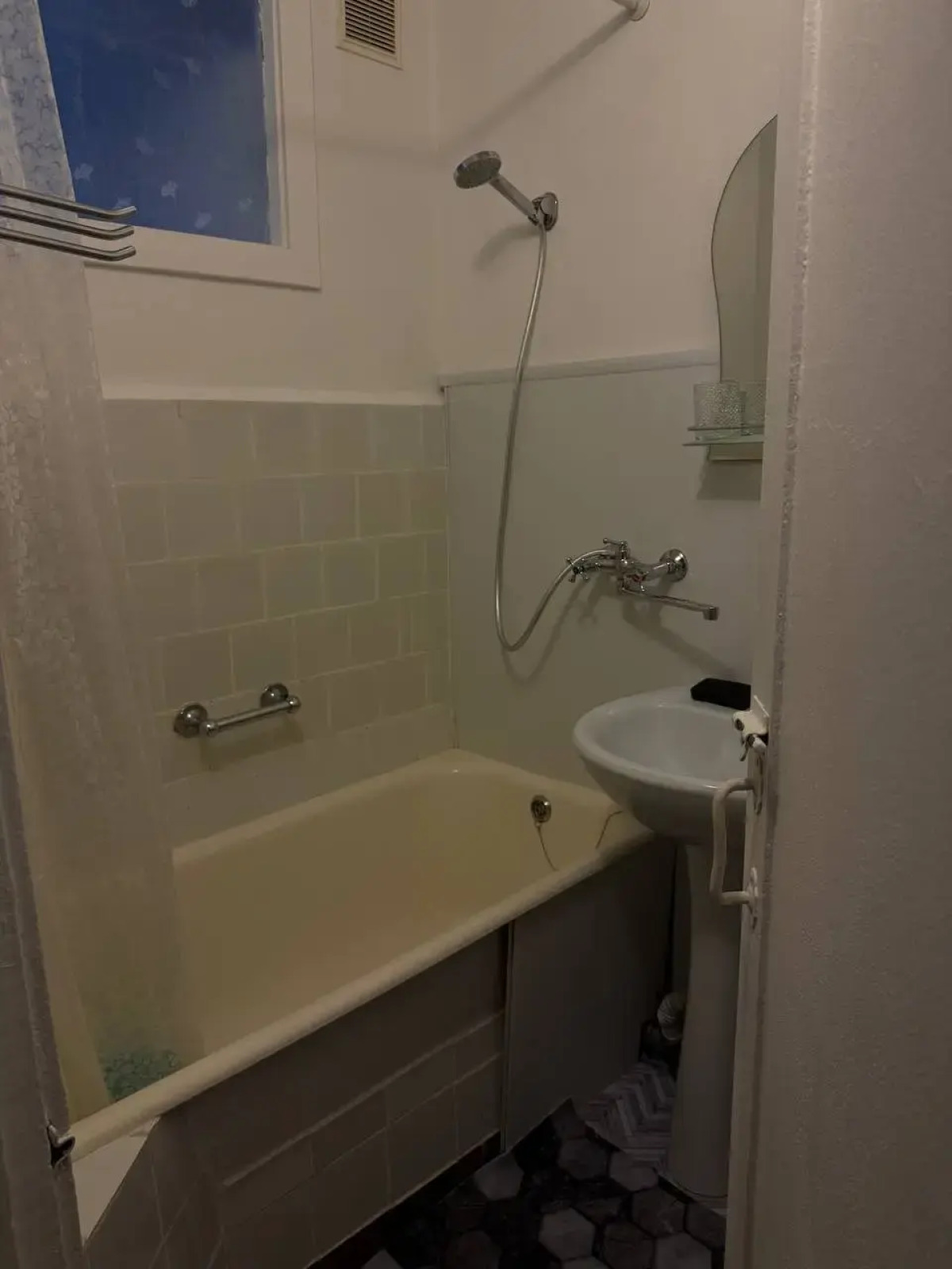 Квартира Однокомнатная Уютная с Балконом в Курортной Зоне Кисловодска