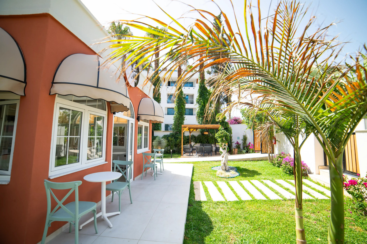 Rose Garden Premium Hotel