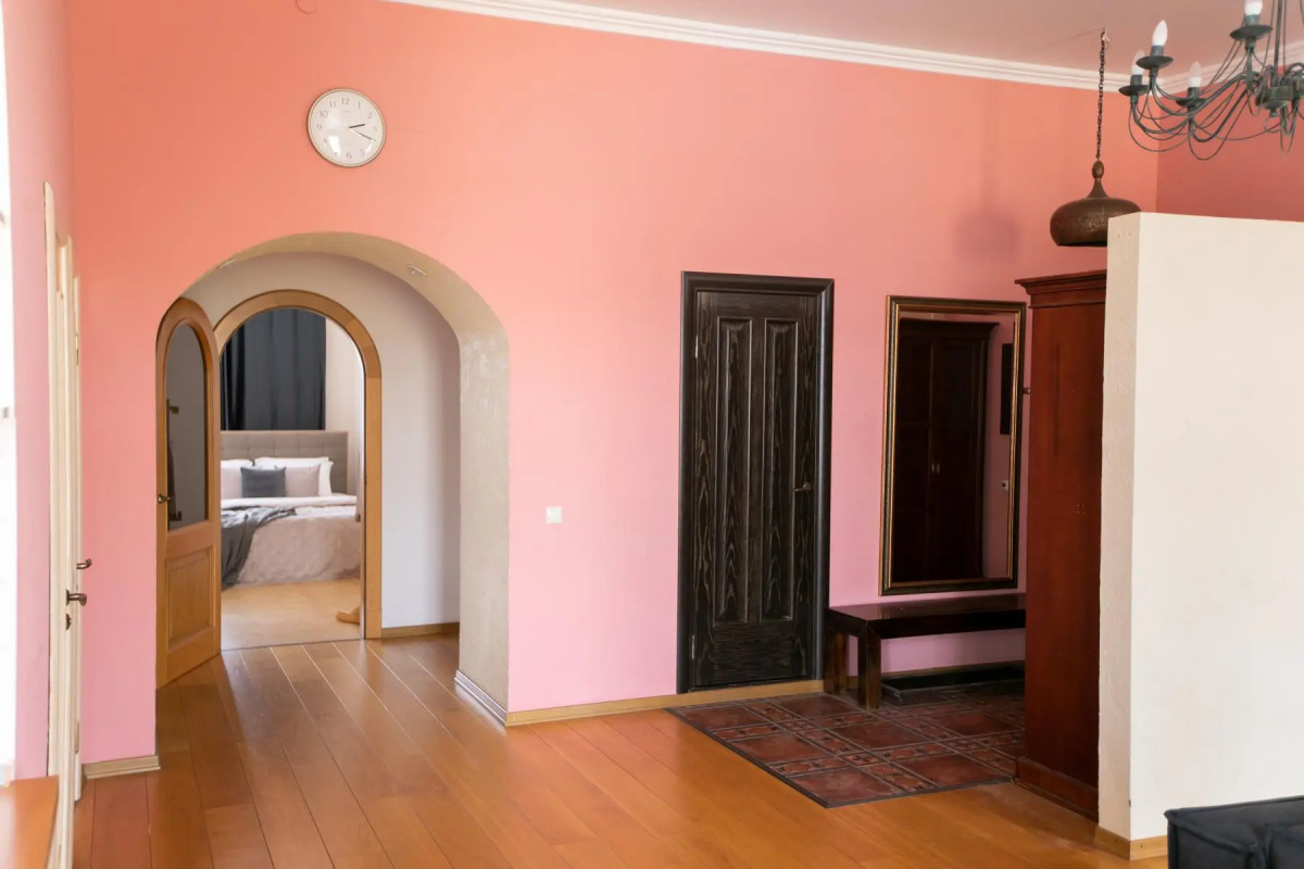 Апартаменты четырёхкомнатные в центре города