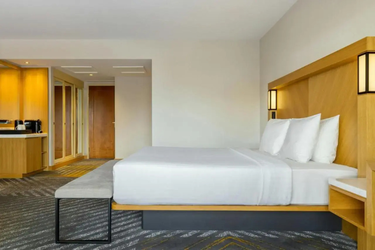 Отель Courtyard by Marriott Tbilisi