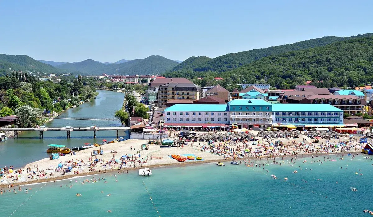 Курортный отель и яхт-клуб Торнадо