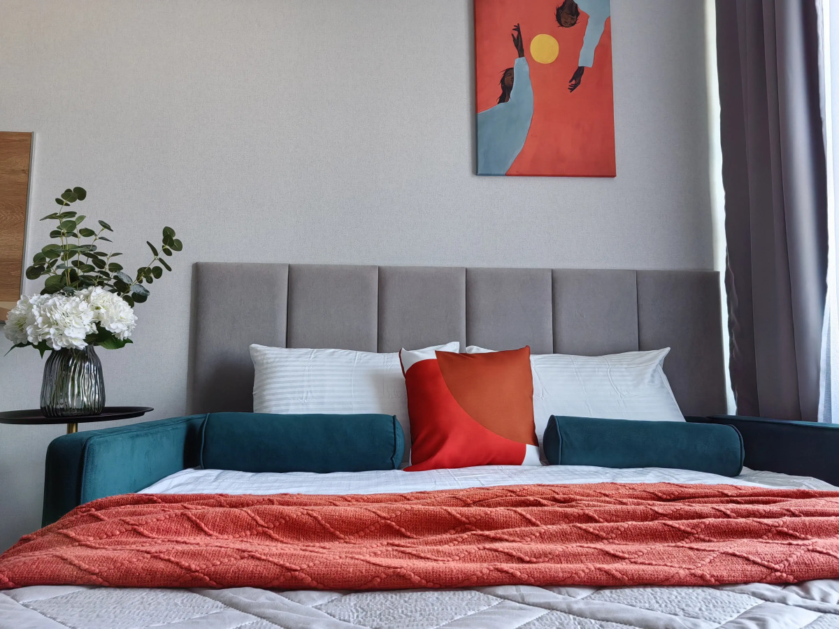 Квартира Яркая студия в 4 минутах от метро. Бесконтактное заселение