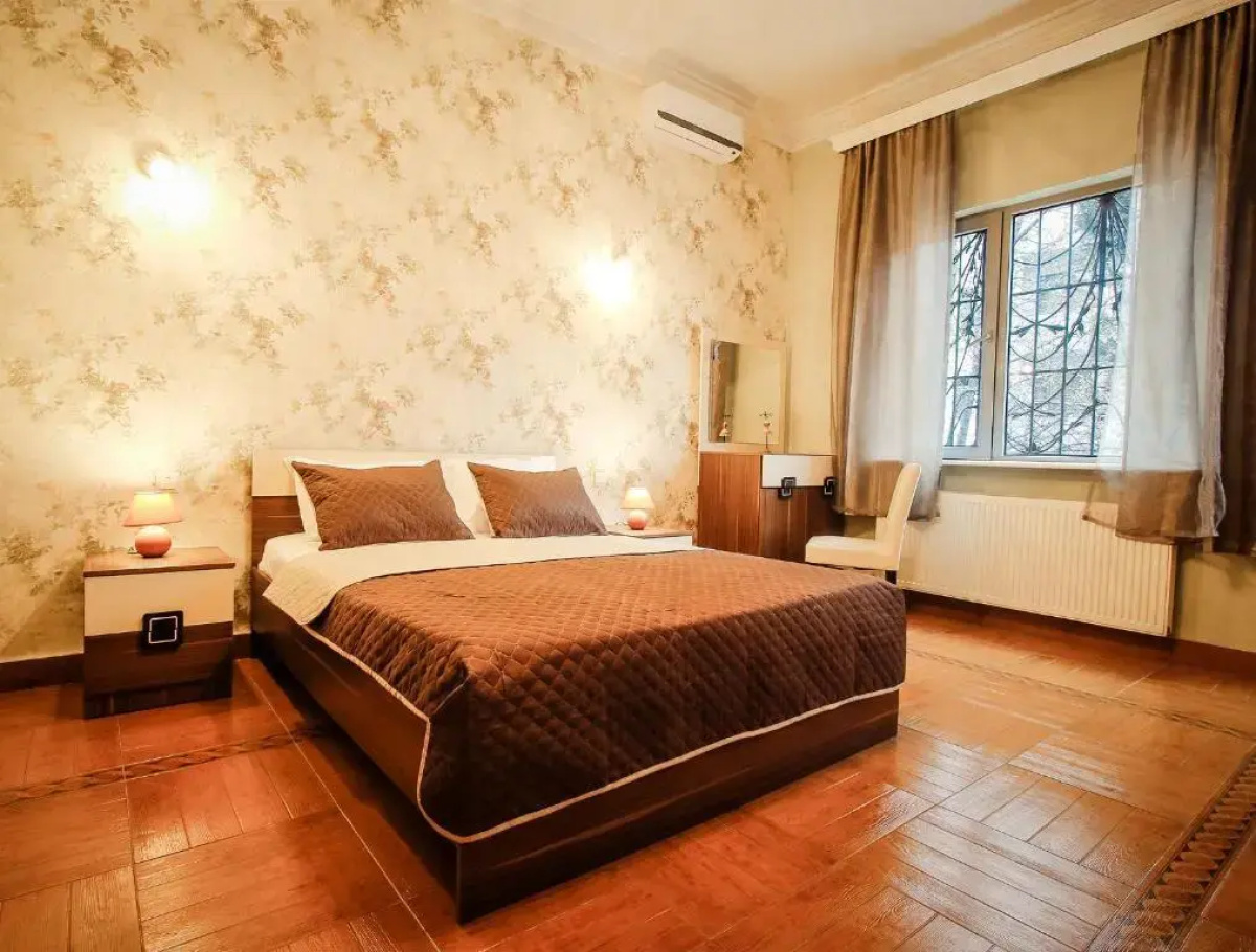 Отель Toma's House