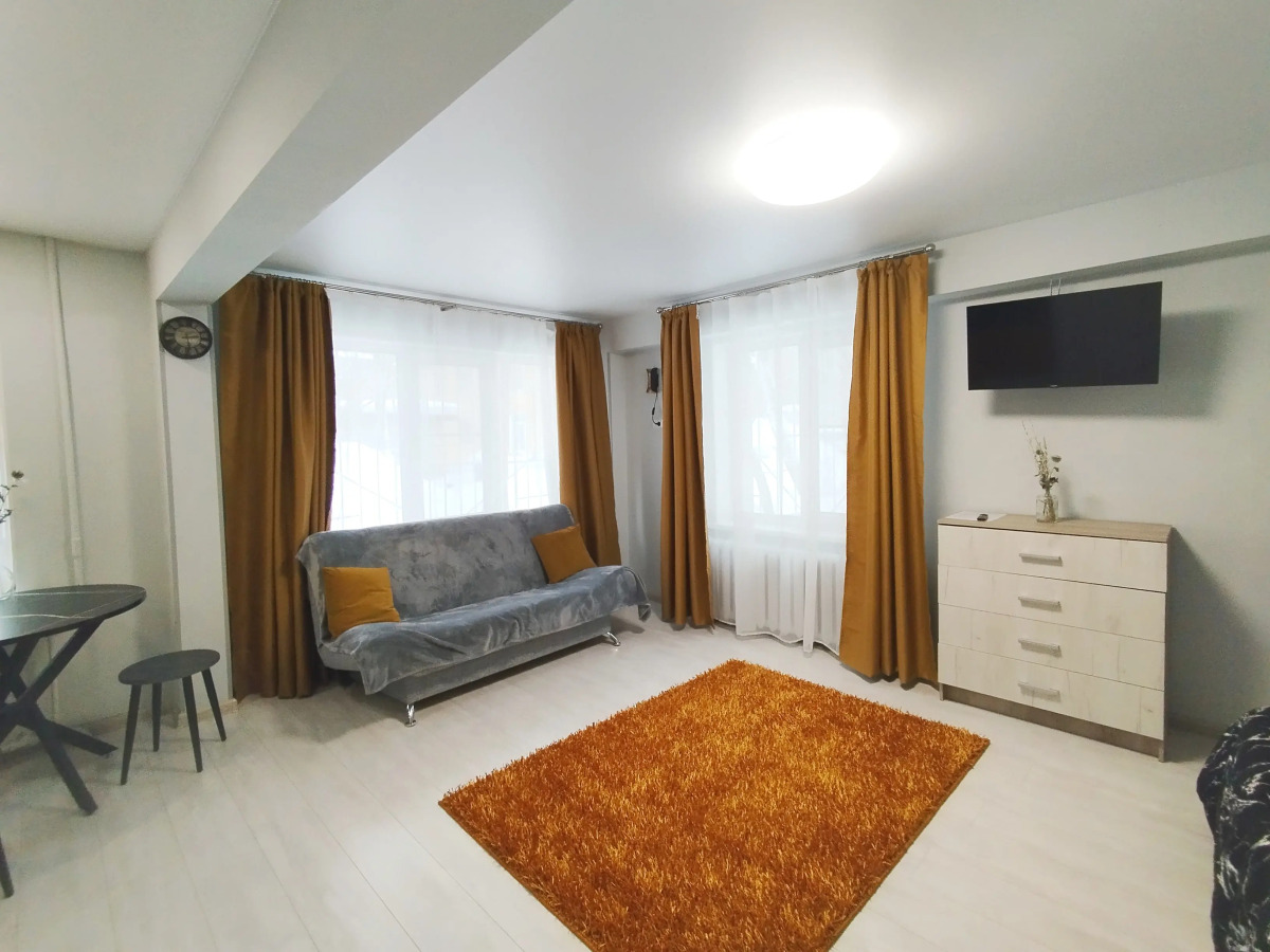 Квартира У Александровской Набережной