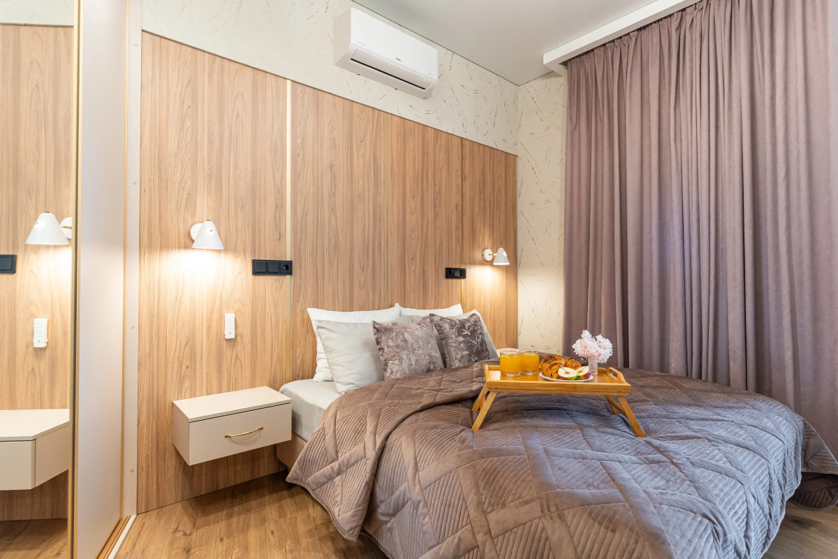 Апартаменты трехкомнатные с панорамным видом на город и море в центре Новороссийска от LetoApart