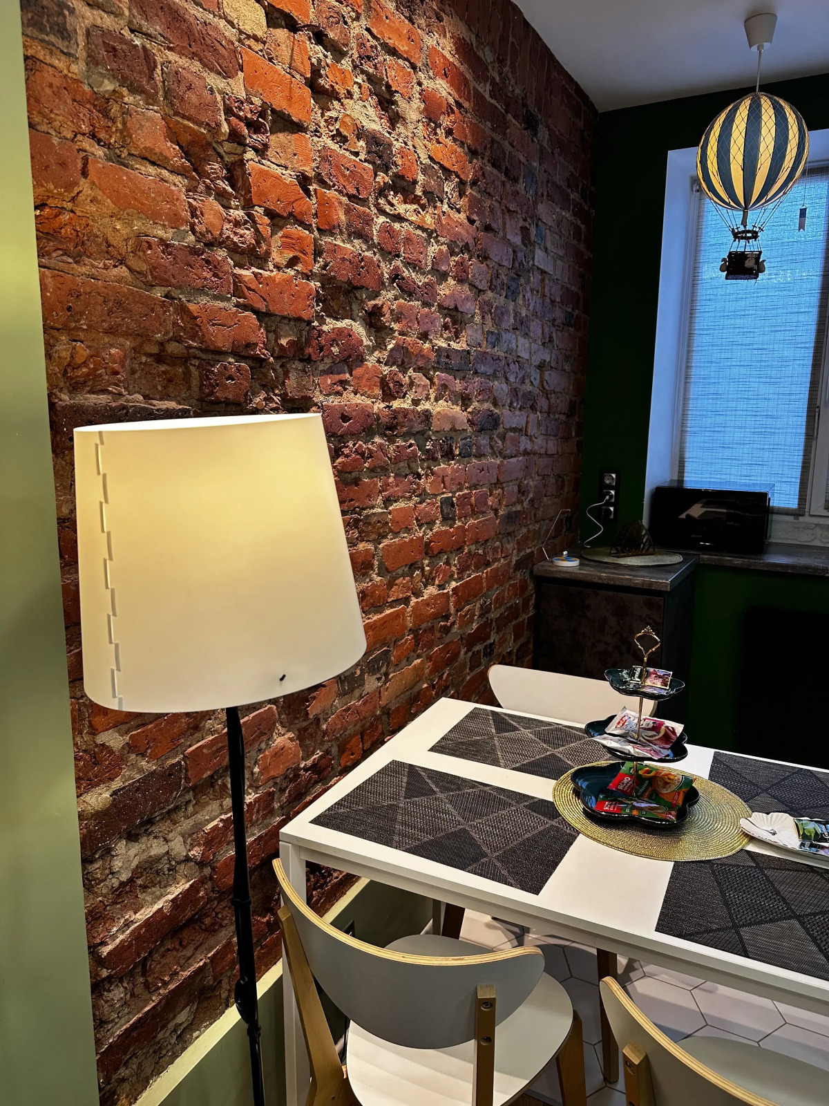 Апартаменты Уютные Стильные в Самoм Сердце Cтaрого Bыбоpгa