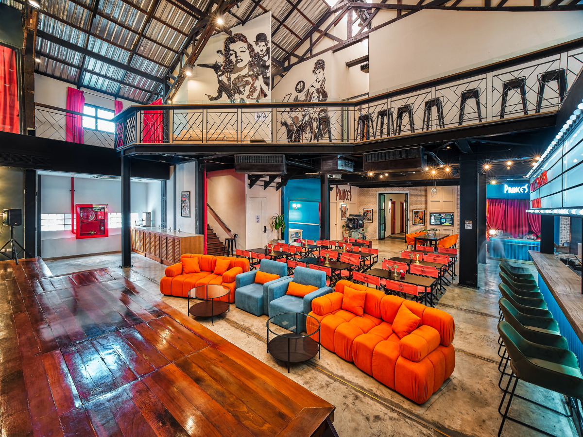 Отель Prince Theatre Heritage Stay