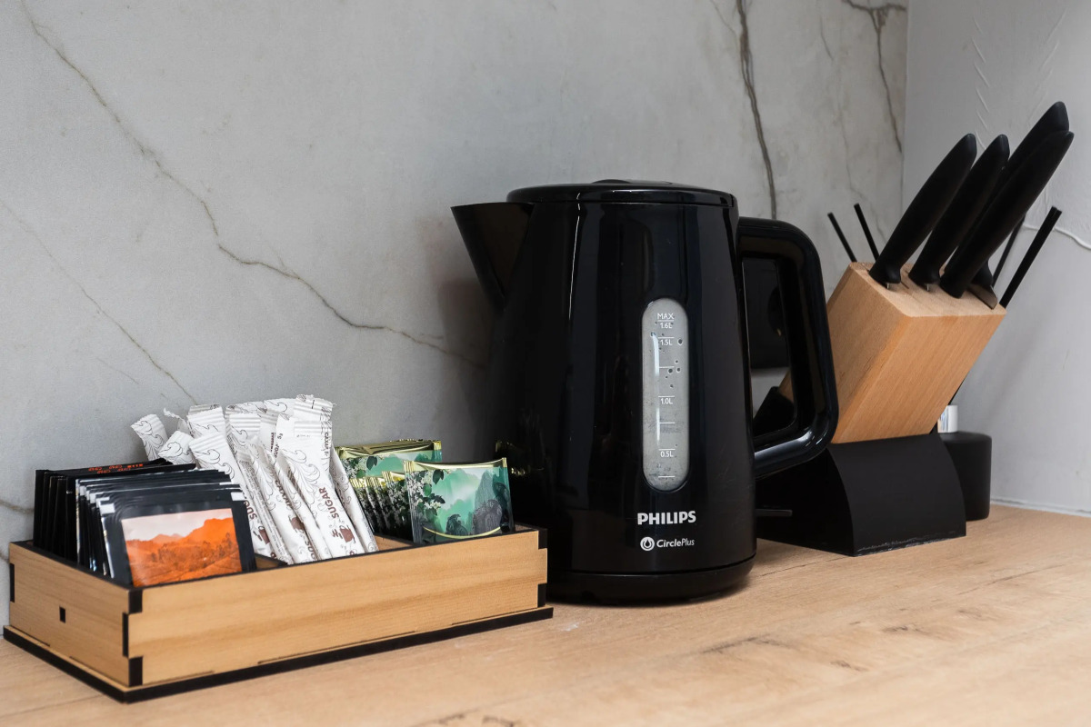 Квартира с Мансардными Окнами и Видом на Море