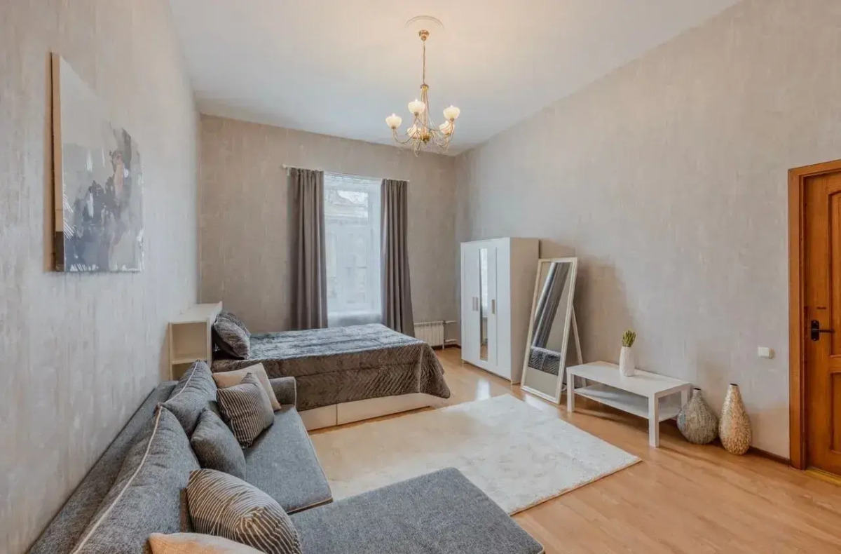 Апартаменты у Эрмитажа 12 гостей Б.Конюшенная 12