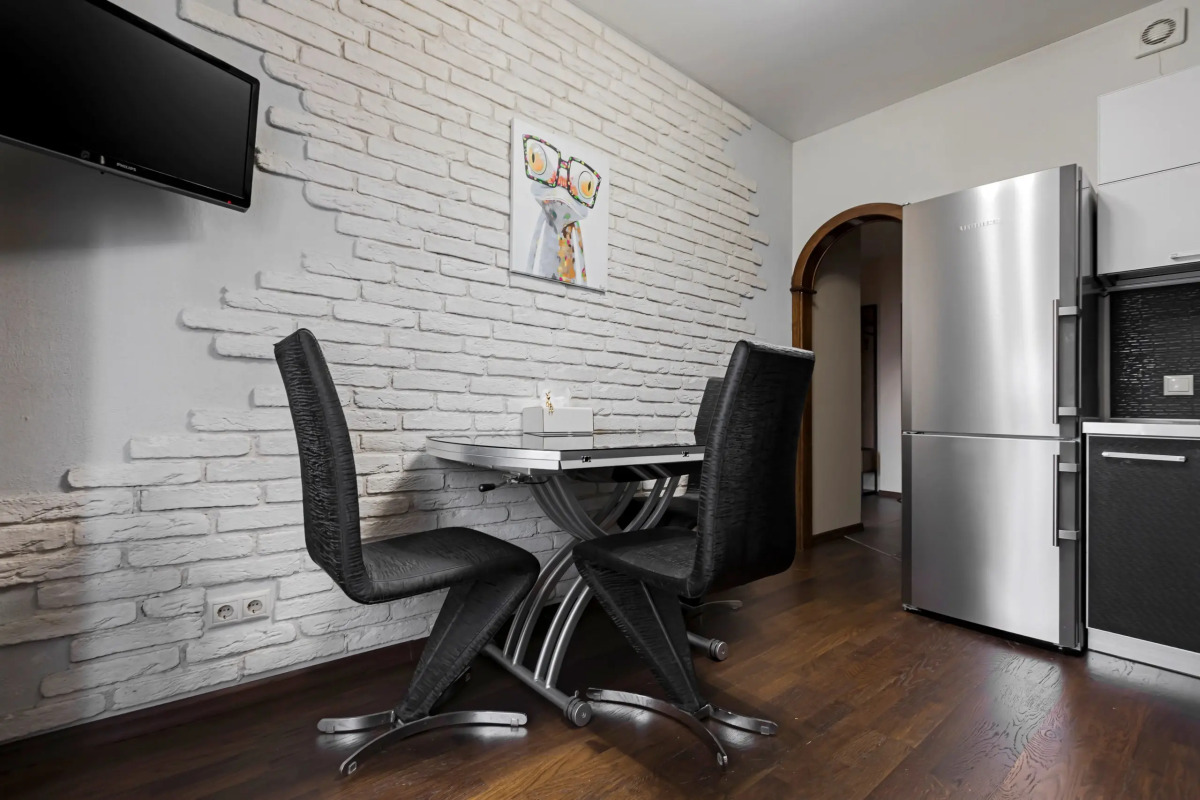 Квартира Современная и уютная квартира рядом с метро и ТЦ