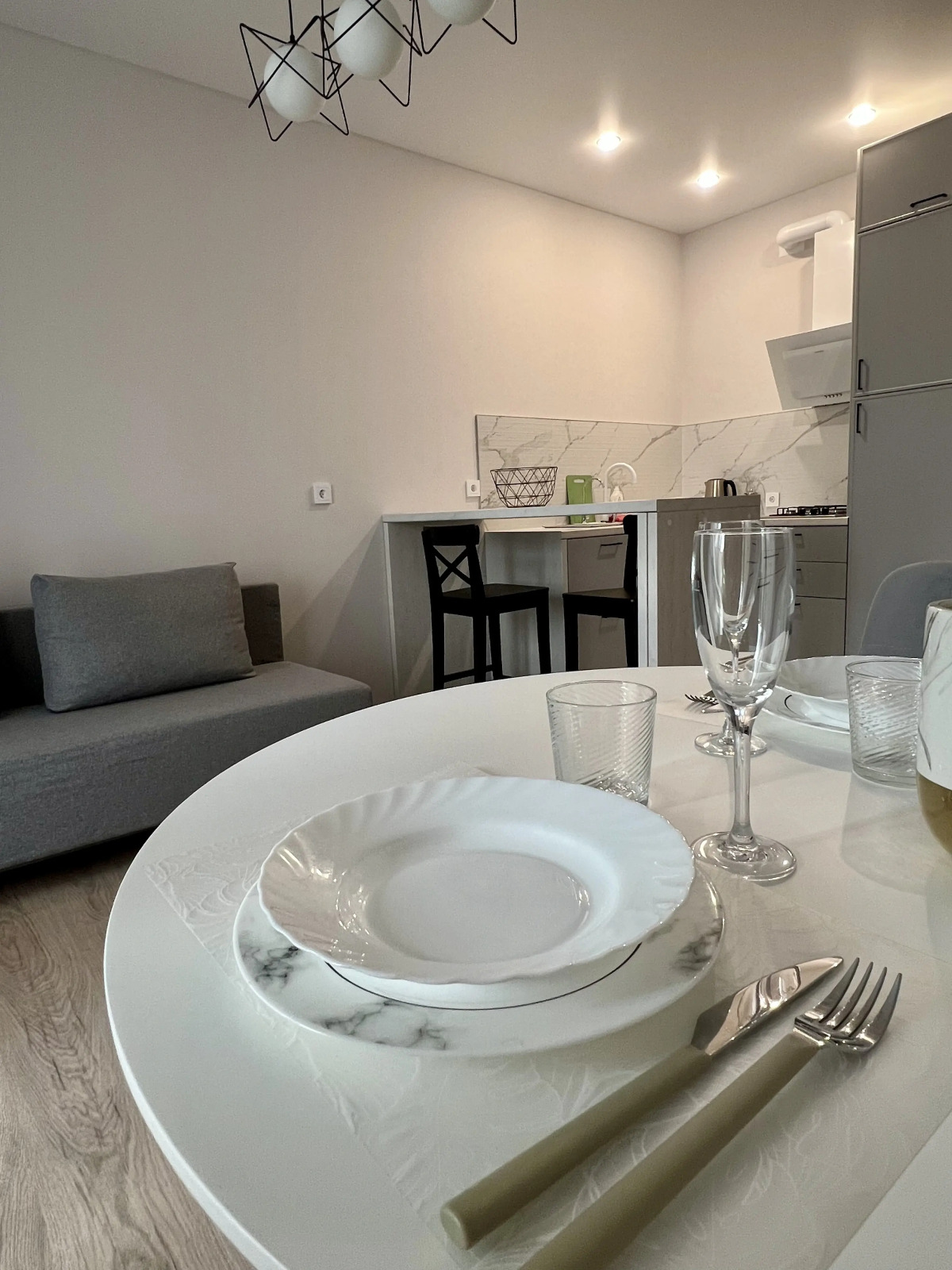 Квартира современная. Апартаменты Клен