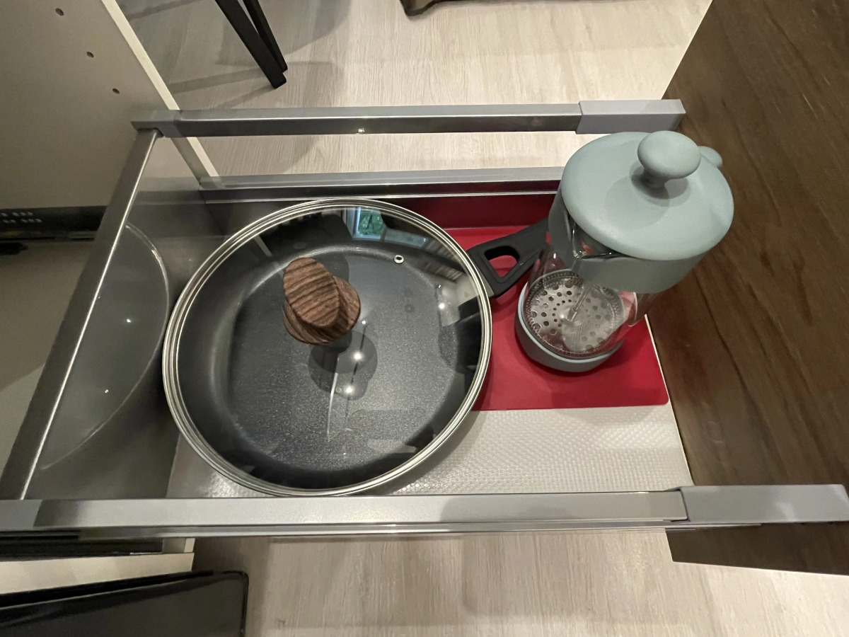 Апартаменты с балконом и видом на сосновый парк рядом с морем