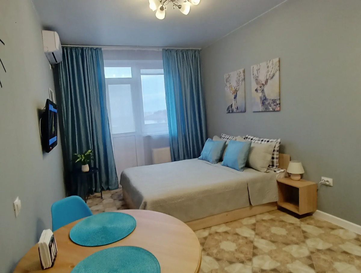 Квартира Уютная студия на Заполярной рядом с микрохирургией глаза, ККБ 2