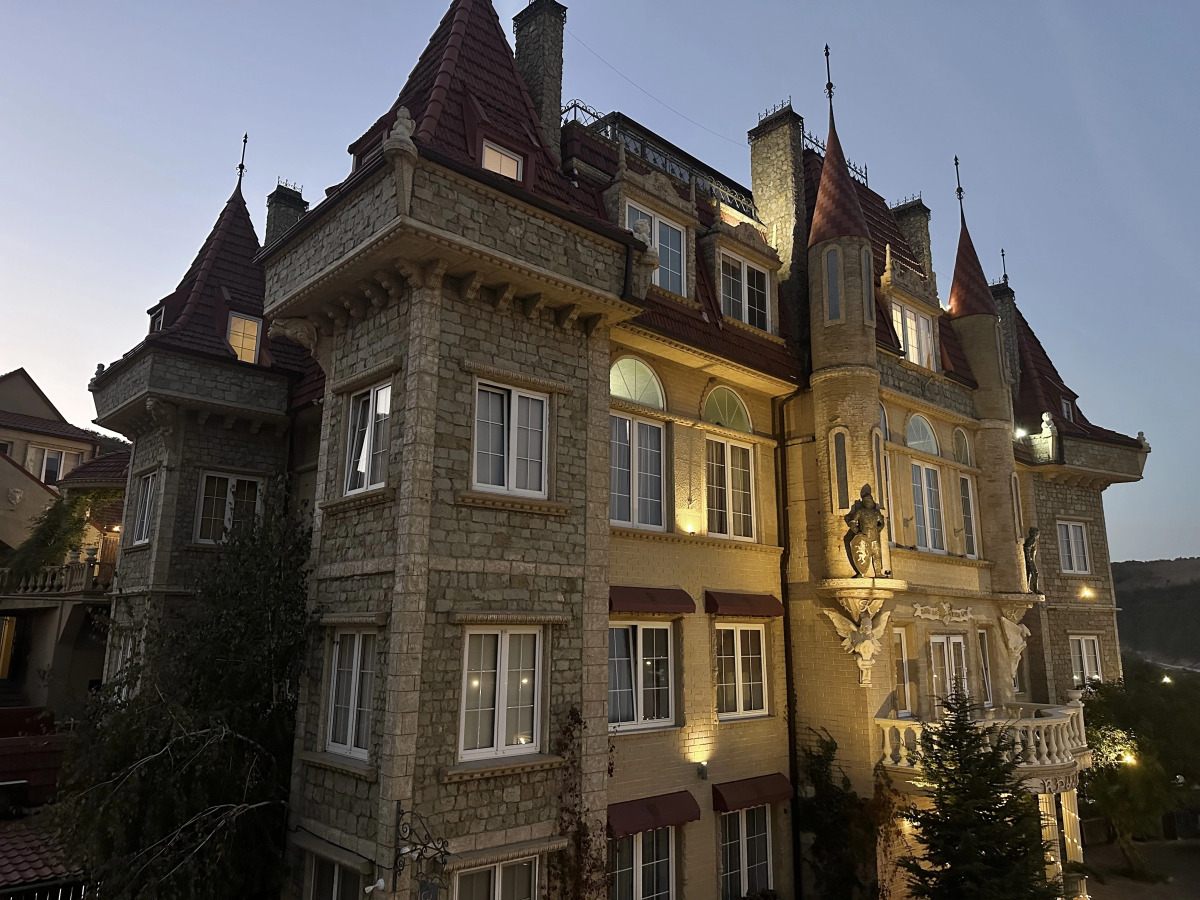 Отель Крылья