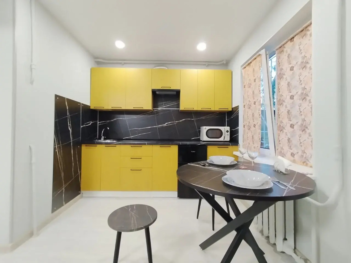 Квартира У Александровской Набережной