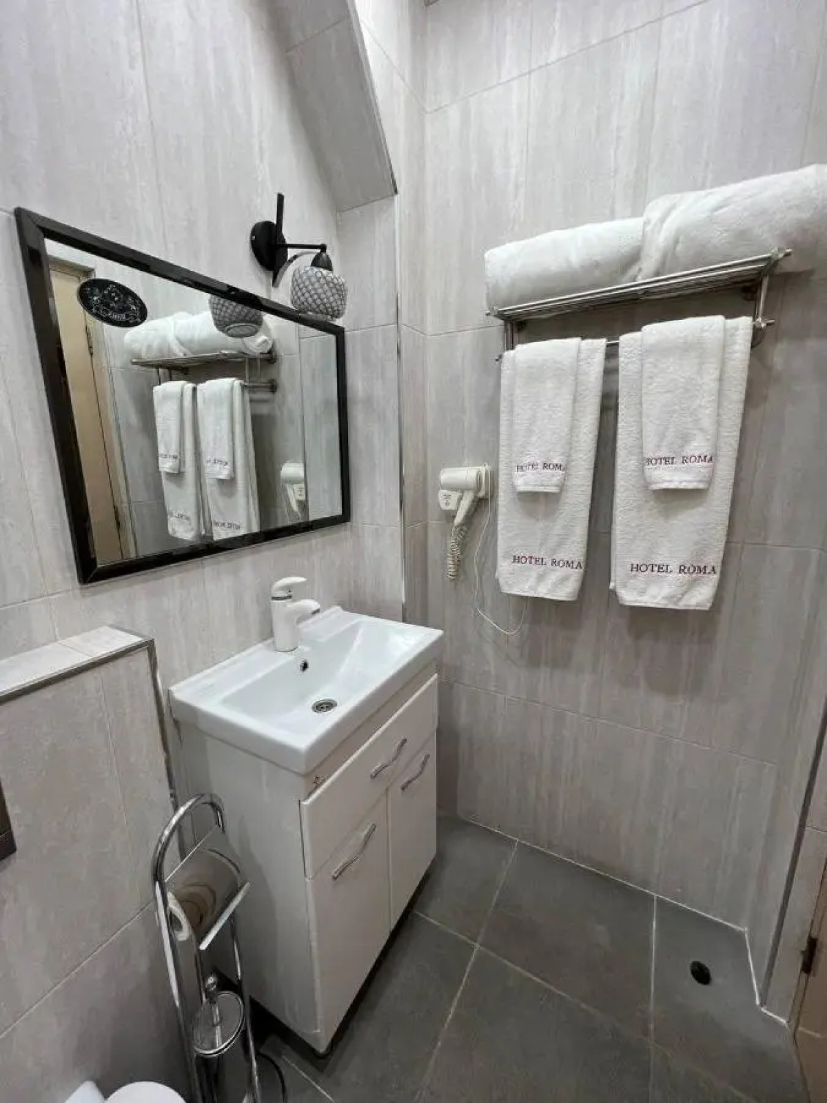 Отель Roma Yerevan & Tours