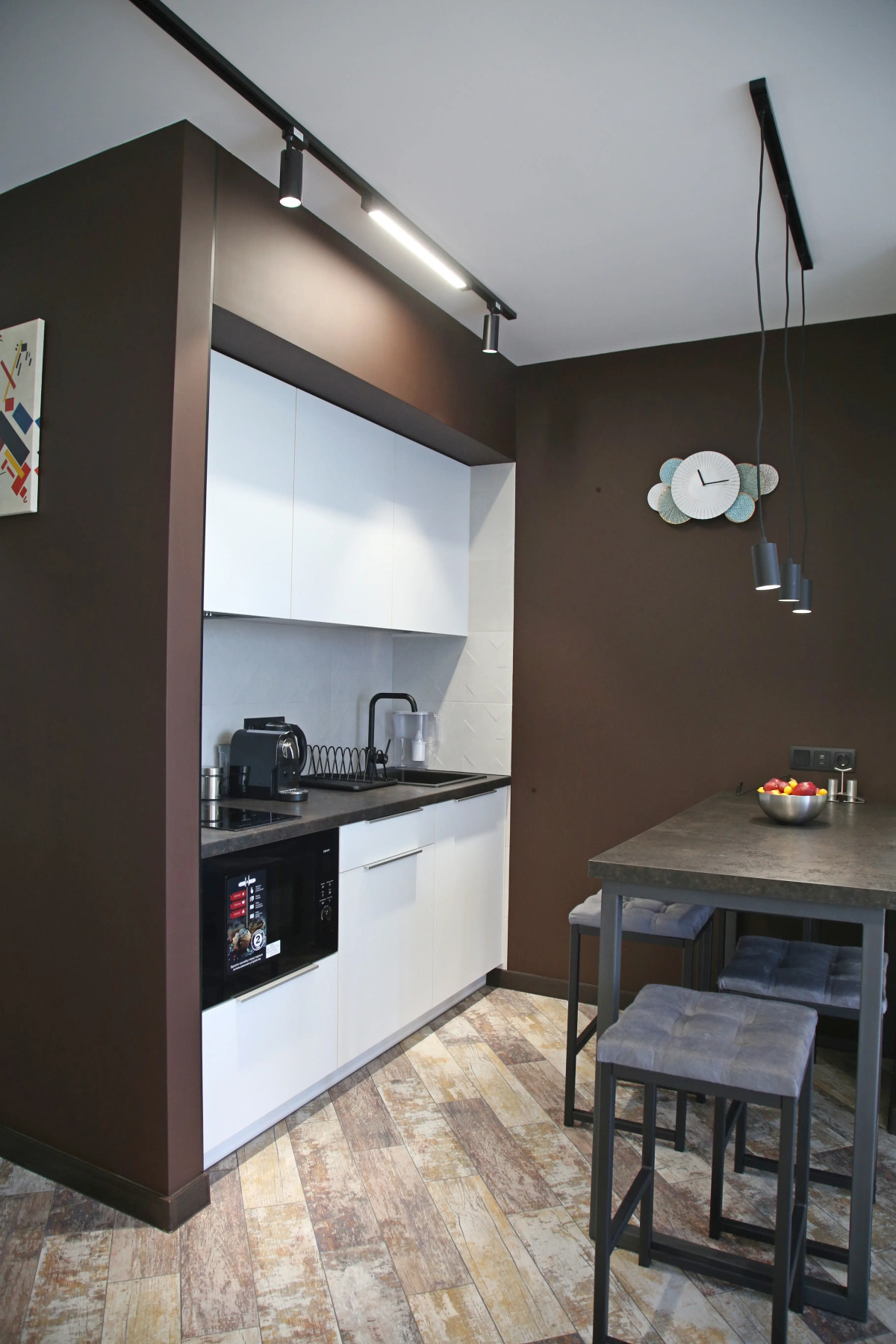 Апартаменты Малевич - мята, лаванда и горький шоколад в интерьере