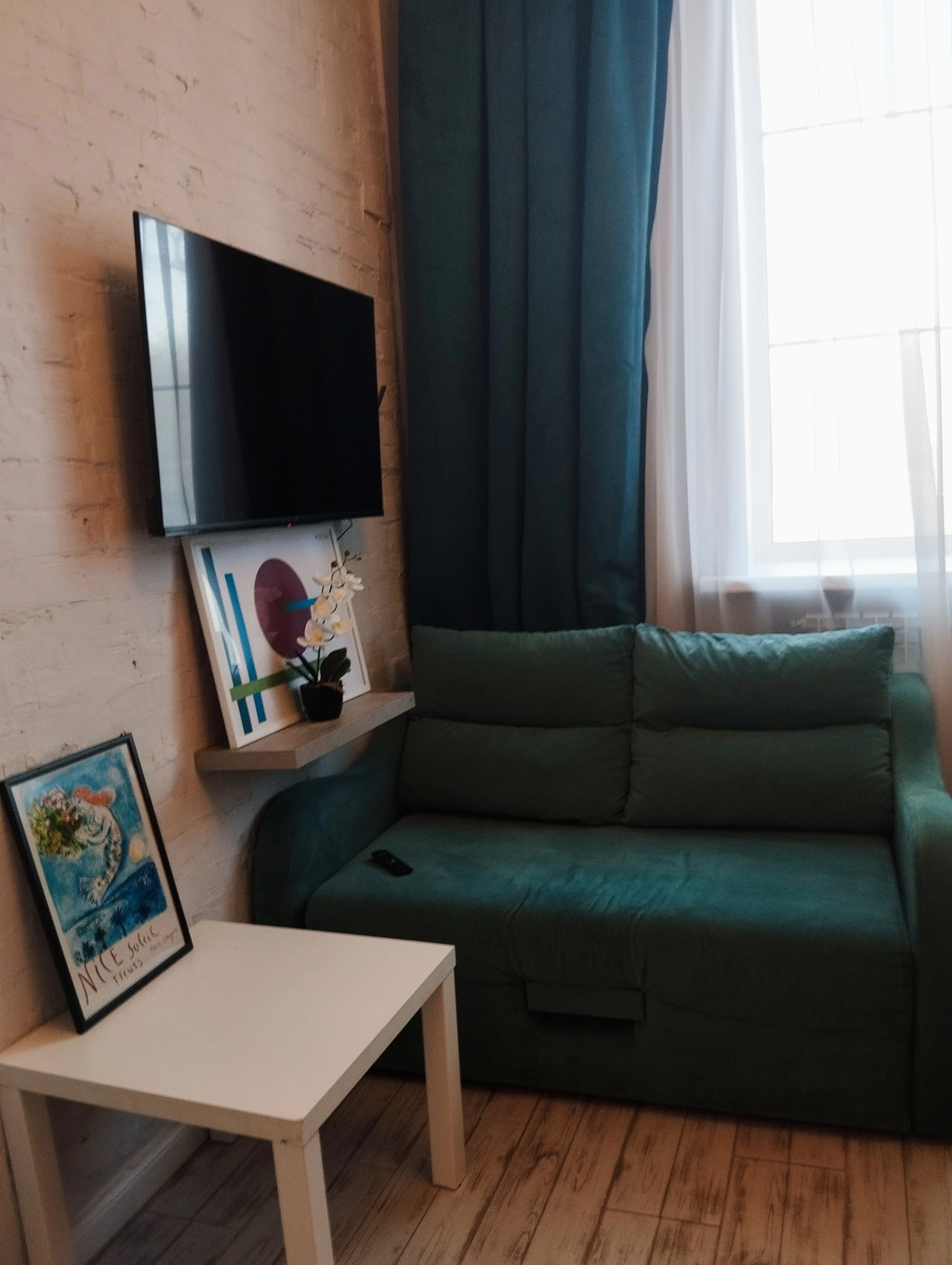 Апартаменты  Мятный уголок Уютная студия  с диваном у Ботанического сада