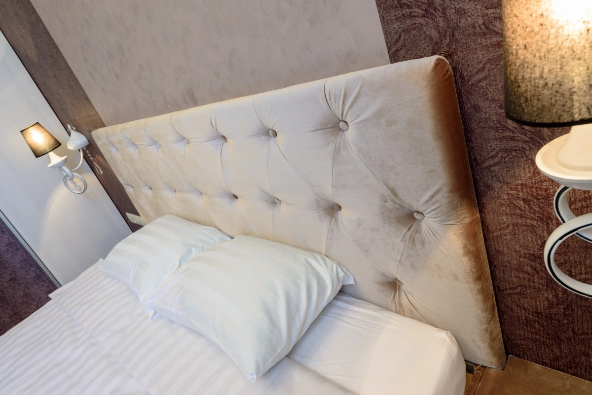 Меблированные комнаты  Серебряная лошадь