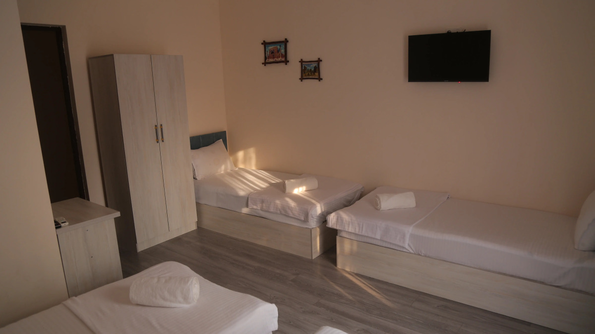 Отель Ideal Best Tour