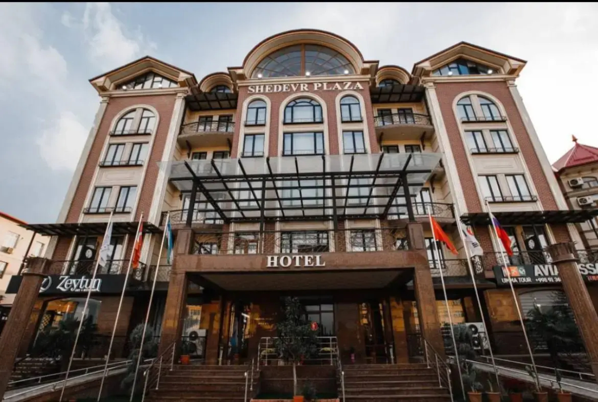 Отель Shedevr Plaza