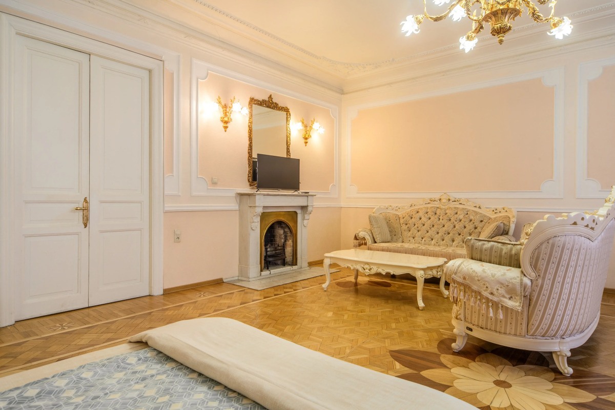 Квартира на Рубинштейна 4