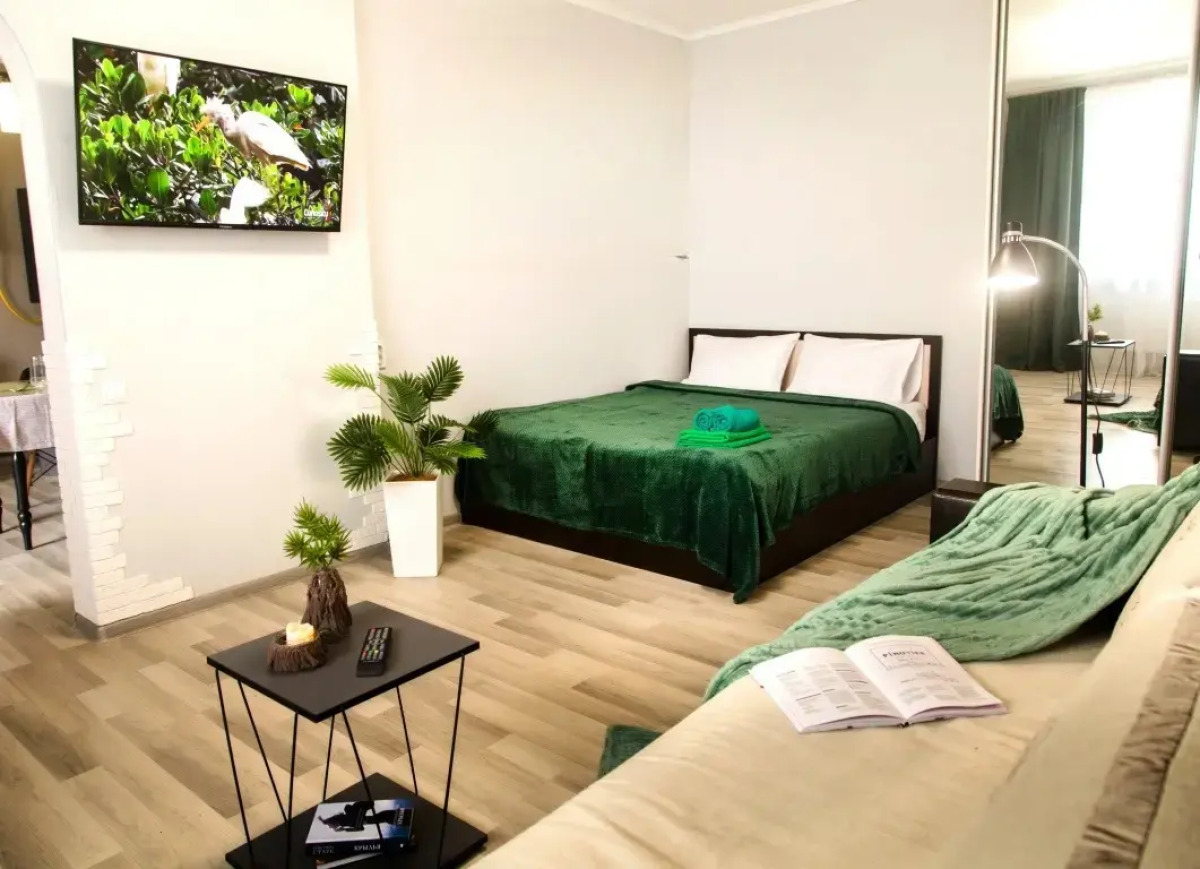 Квартира возле Самолёта