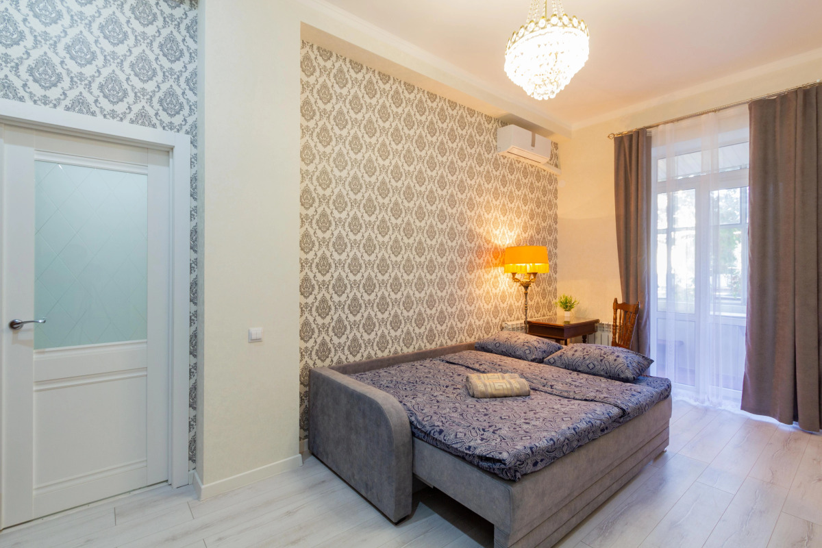 Квартира Двухкомнатная в Истoричeскoм Цeнтpе Гopода с Парковкой