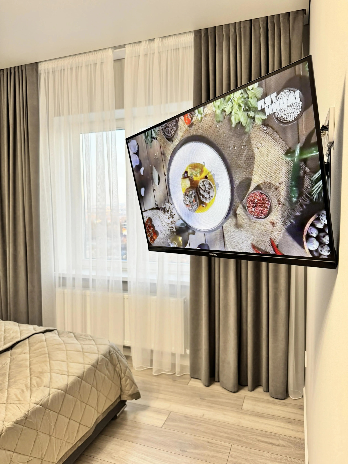 Квартира Двухкомнатный Лофт с Панорамным Видом на Город и Парк