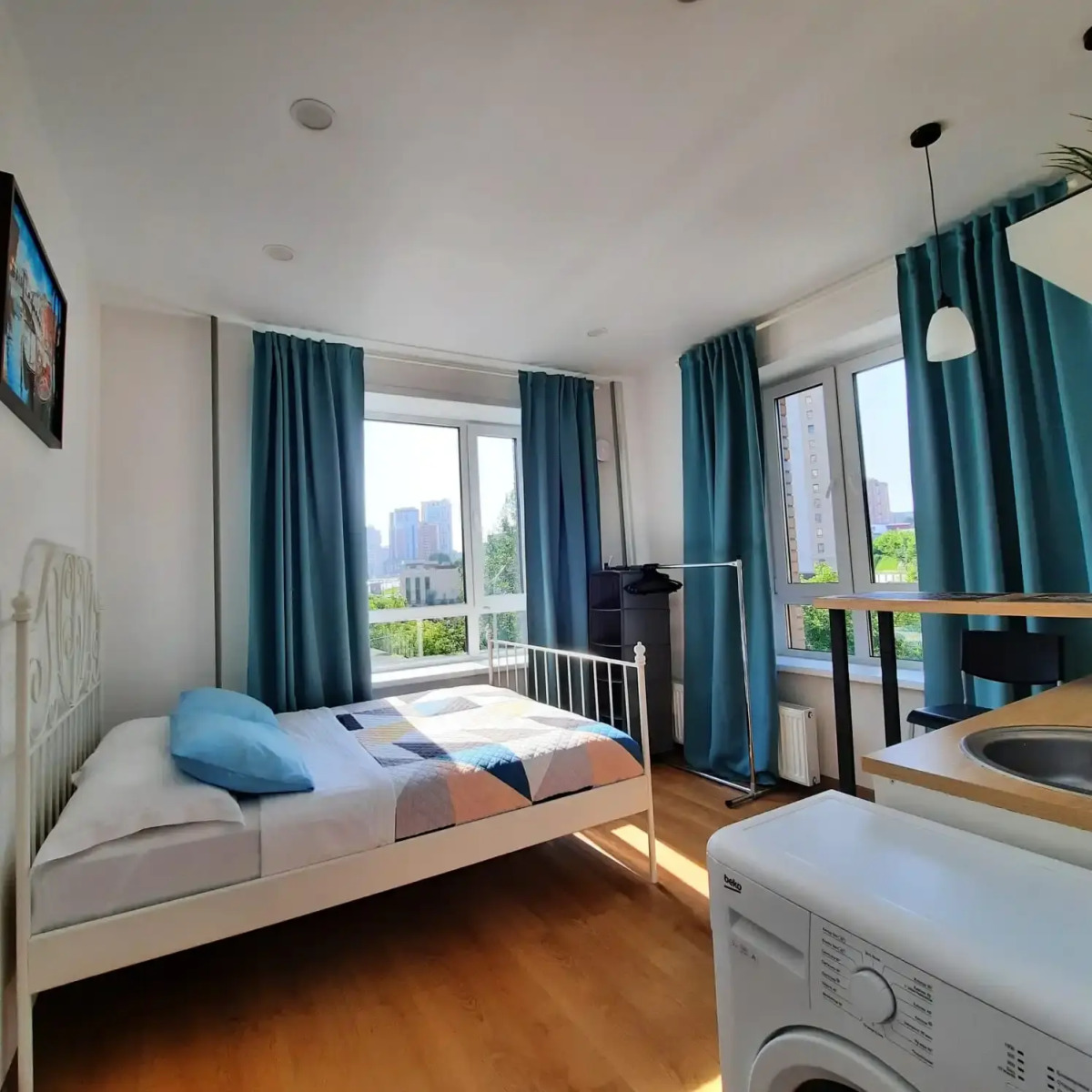 Квартира студия на Золотой Ниве