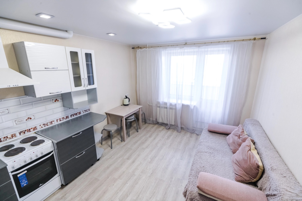 Квартира Октябрьская 221