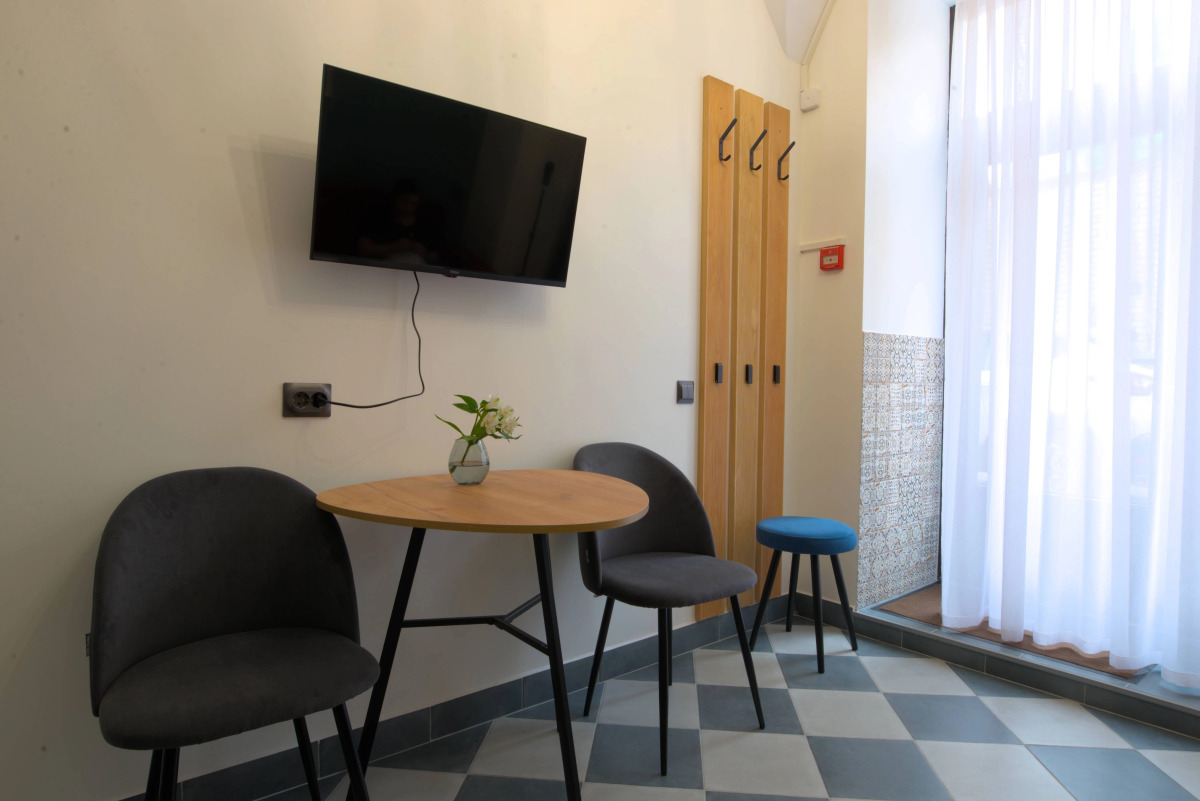 Отель Двенадцать